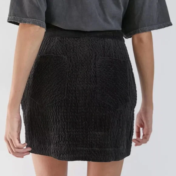 NEW UO Joan Asymmetrical Mini Skirt - Picture 7 of 8